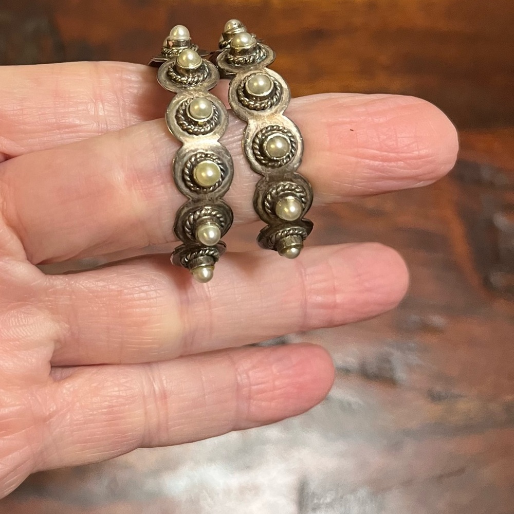 Vintage Sterling Silver and Pearl Hoop Earrings Chic Edgy Native American vibes - Picture 4 of 10